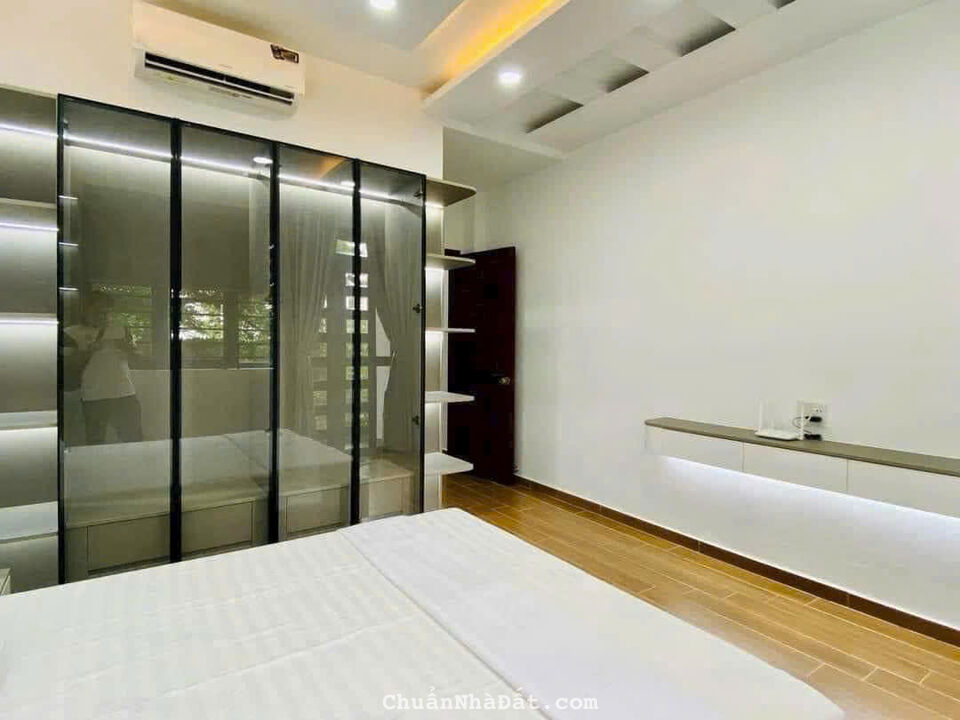 Chuyển nhượng nhà 42m2 ngay Lê Quang Định, P7, Bình Thạnh chỉ 1 tỷ 980, xây 3 tầng, sổ hồng riêng