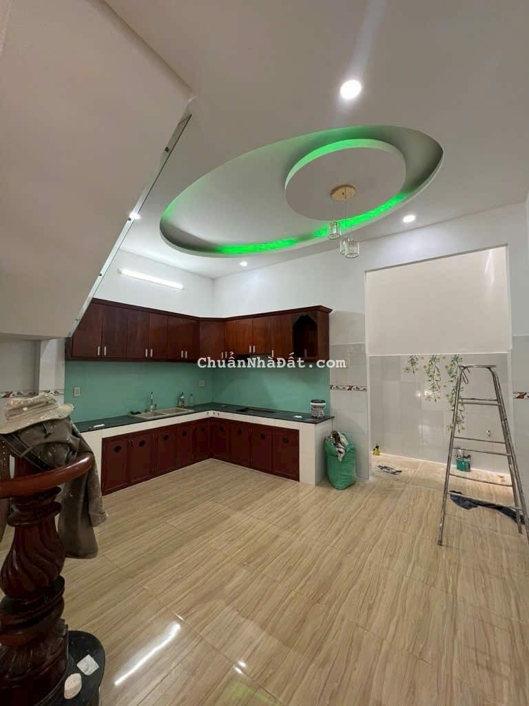 Mới sơn sửa cần sang gấp nhà 40m2 Nam Kỳ Khởi Nghĩa, Q3 chỉ 3ty130- Ngay sau tòa Grand Central