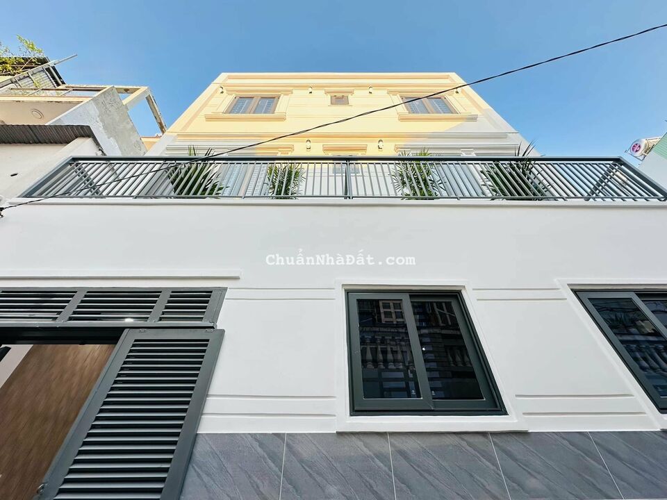 Ngộp bank bán nhà xinh 68m2 ngay đường 22, Thủ Đức giá 2ty350, ngay khu TTTM Gigamall, sổ sẵn