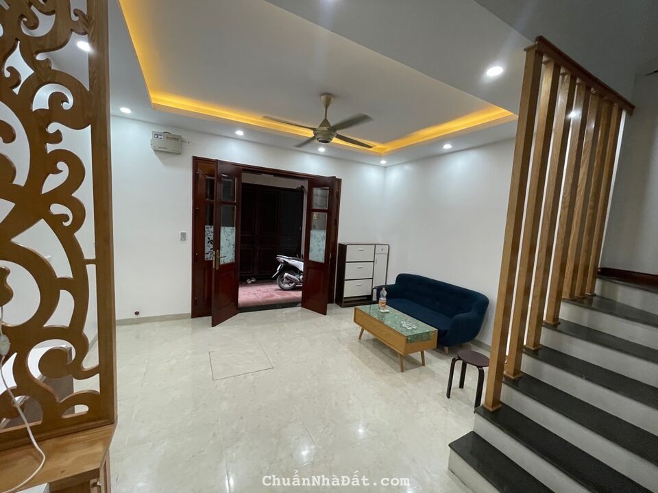 SỞ HỮU CĂN NHÀ TUYỆT ĐẸP NGỌC THỤY CHỈ 4.3 TỶ