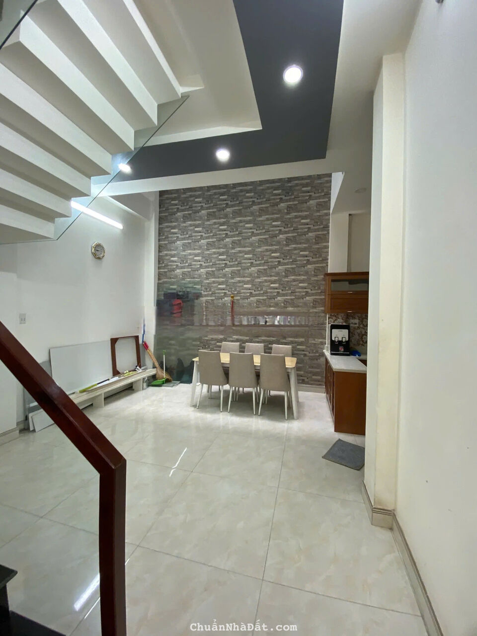 Xoay tiền bán gấp nhà 69m2 Nguyễn Hồng Đào, P14, Tân Bình. Giá 7tỷ200, Sẵn HĐ thuê 20tr