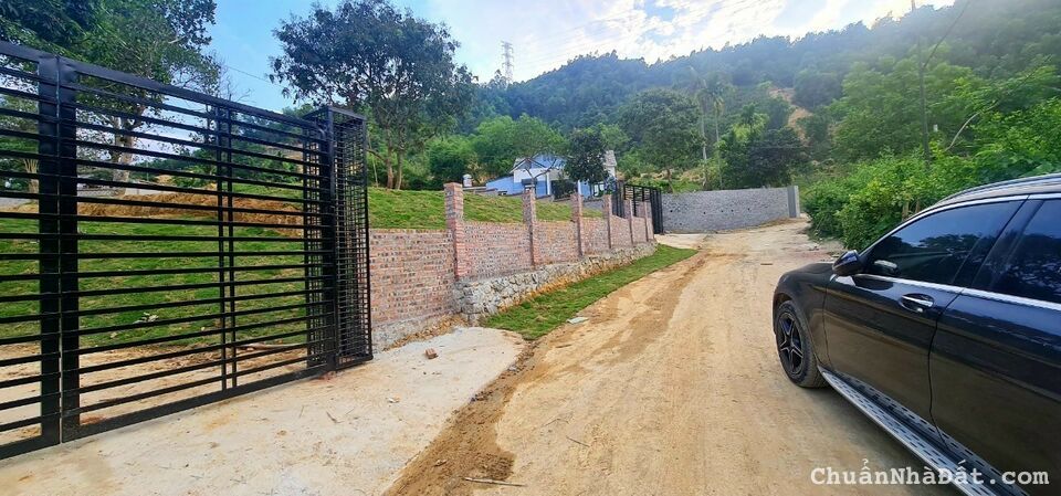 chủ gửi bán 02 lô đất cạnh khu đô thị nghỉ dưỡng Đảo Ngọc hồ Đồng Bến Thành phố Hòa Bình.