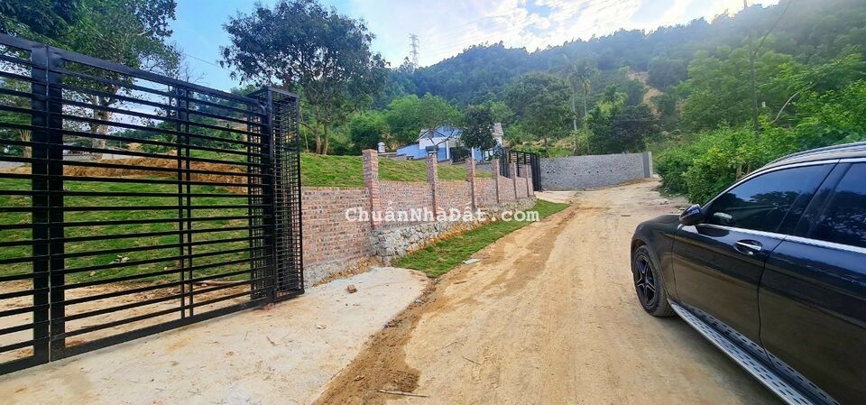 Bán gấp 02 lô đất cạnh khu đô thị nghỉ dưỡng Đảo Ngọc hồ Đồng Bến,TP.Hòa Bình. 2393m, 7,5tr 1m2