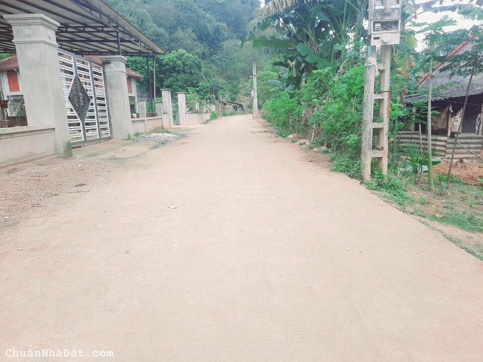 Chủ gửi bán lô đất 1.050m Phú Thành, Lạc Thuỷ, Hoà Bình giá rẻ chỉ 4.2tr/m2, (250m thổ)