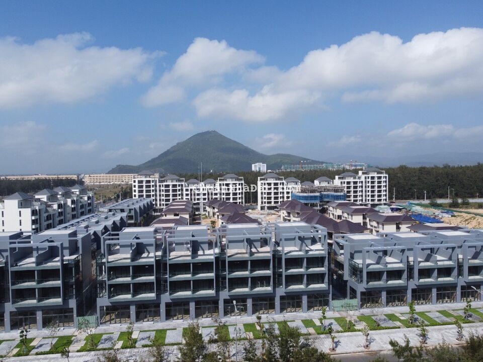 Biệt thự ven biển Tuy Hoà, gần Tháp Nghinh Phong chỉ từ 9 tỷ, DT 290m2, có hồ bơi riêng