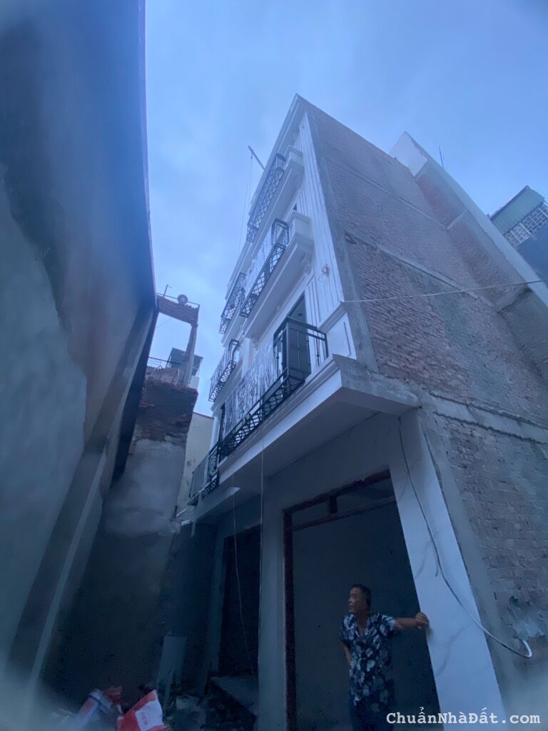 Nhà mới xây xong ngay Trần Khát Chân gần đường lớn. 💥 💥