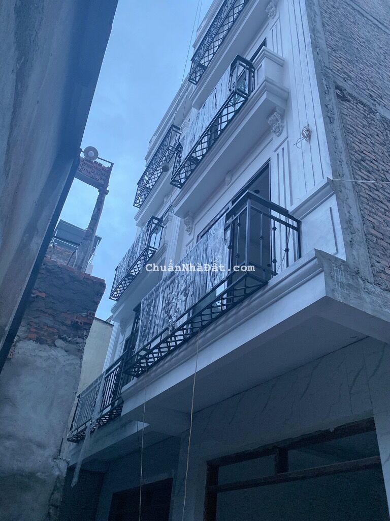 Nhà mới xây xong ngay Trần Khát Chân gần đường lớn. 💥 💥