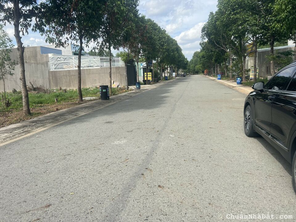 Tôi chính chủ cần bán lô đất đường nhựa 16m, ngay trung tâm thành phố Bến Cát