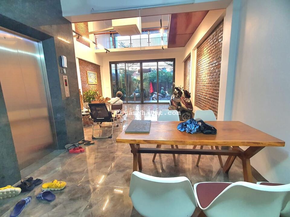 Địa chỉ   hoè thị phương canh nam từ liêm hà nội  Mặt tiền  6m  Đường trước nhà 8 m oto tránh  Giá 