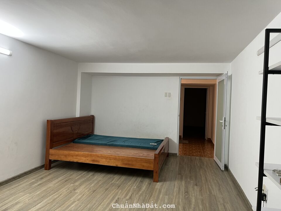 Bán căn nhà 105m2 tại Trần Quang Khải quận 1