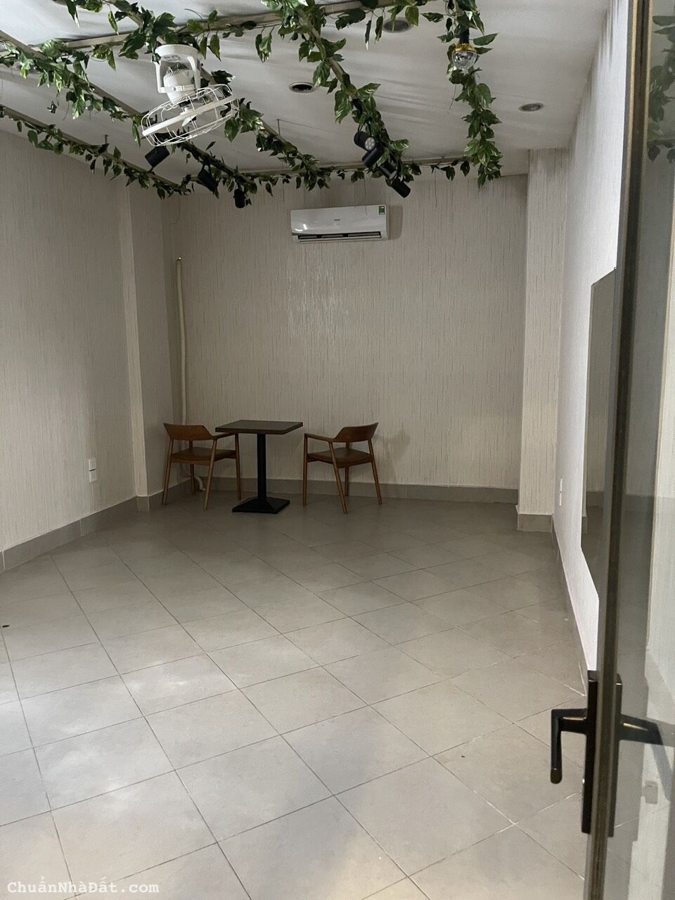 Bán căn nhà tại Trương Định Võ Thị Sáu Quận 3