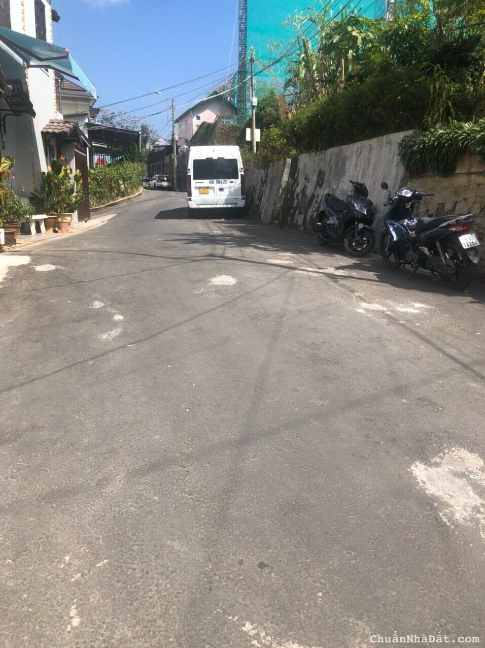 CẦN BÁN NHÀ ĐƯỜNG Ô TÔ PHƯỜNG 3 ĐÀ LẠT, ĐƯỜNG NHÀ CHUNG 2,5T 0888.113.882