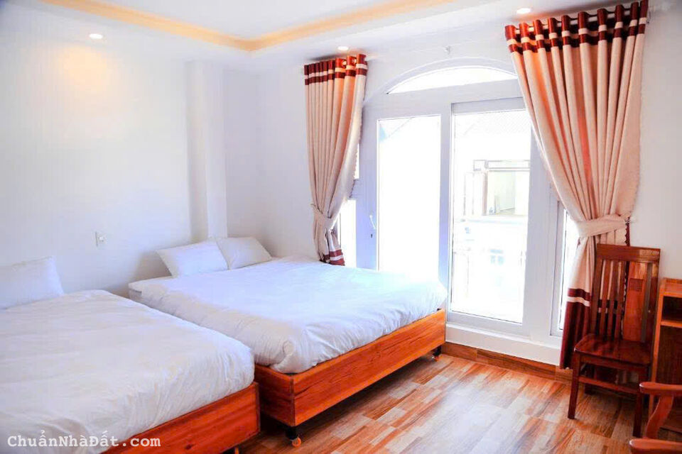 CHO THUÊ KHÁCH SẠN TRUNG TÂM PHƯỜNG 2 ĐÀ LẠT, 11PN, 33TR, LH 0888-113-882 