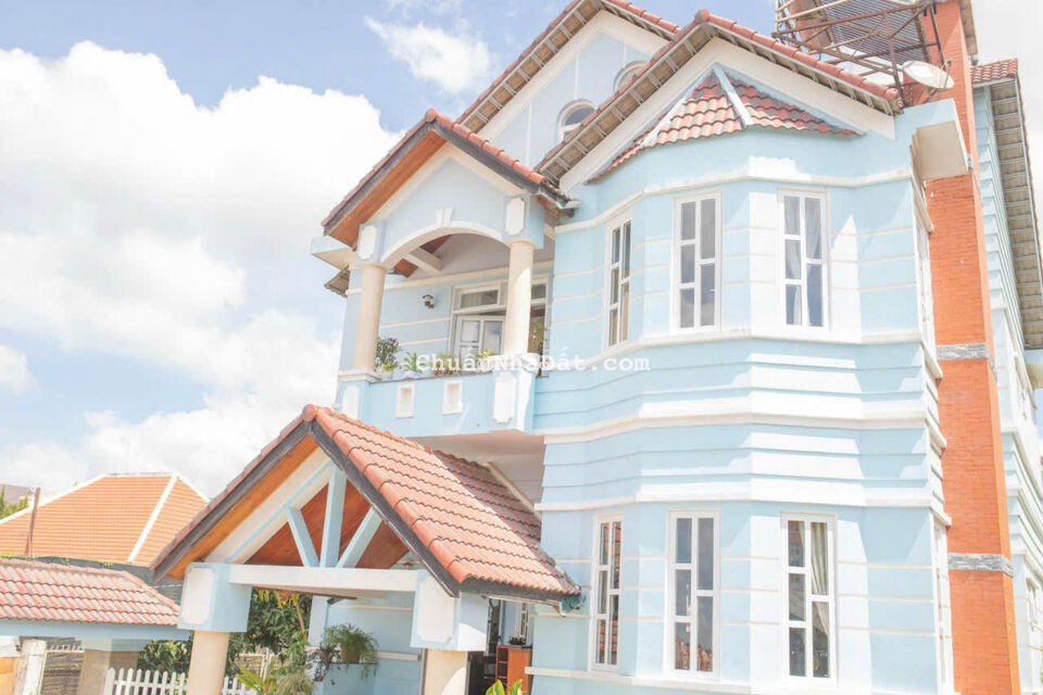 CHO THUÊ NGUYÊN CĂN VILLA 600M2 ĐƯỜNG MAI ANH ĐÀO PHƯỜNG 8 ĐÀ LẠT, 5PN, 25TR, LH 0888-113-882