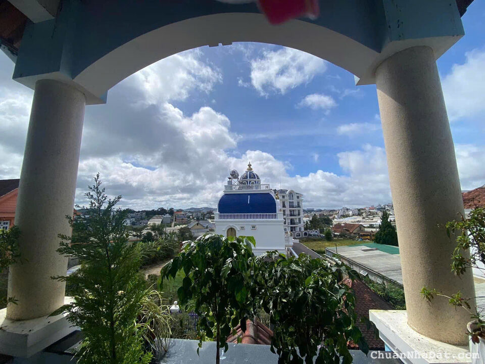 CHO THUÊ NGUYÊN CĂN VILLA 600M2 ĐƯỜNG MAI ANH ĐÀO PHƯỜNG 8 ĐÀ LẠT, 5PN, 25TR, LH 0888-113-882