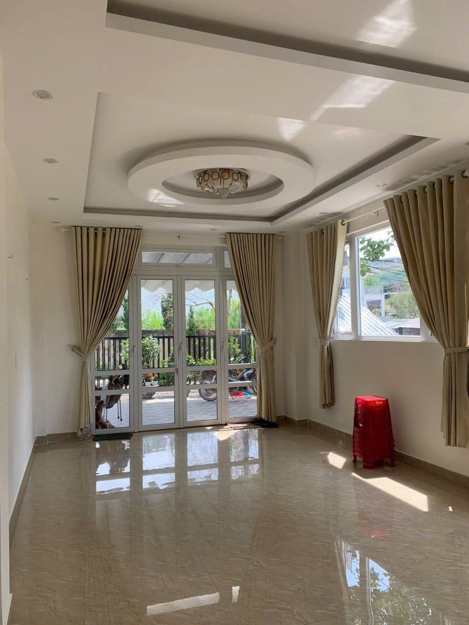 CHO THUÊ KHÁCH SẠN MẶT TIỀN ĐƯỜNG TÔ HIẾN THÀNH P3 ĐÀ LẠT, 24PN FULL NỘI THẤT 50TR, LH 0888-113-882