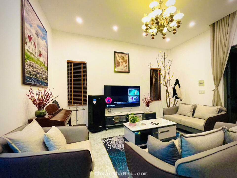 CHO THUÊ VILLA SÂN VƯỜN HẺM Ô TÔ VẠN THÀNH PHƯỜNG 5 ĐÀ LẠT, 6PN FULL NỘI THẤT 25TR, LH 0888-113-882