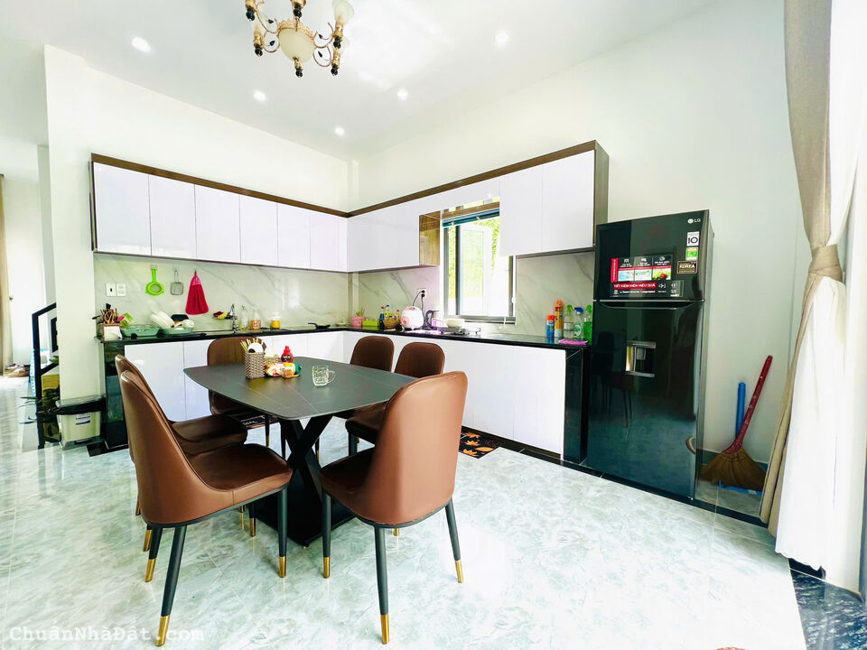 CHO THUÊ VILLA SÂN VƯỜN HẺM Ô TÔ VẠN THÀNH PHƯỜNG 5 ĐÀ LẠT, 6PN FULL NỘI THẤT 25TR, LH 0888-113-882
