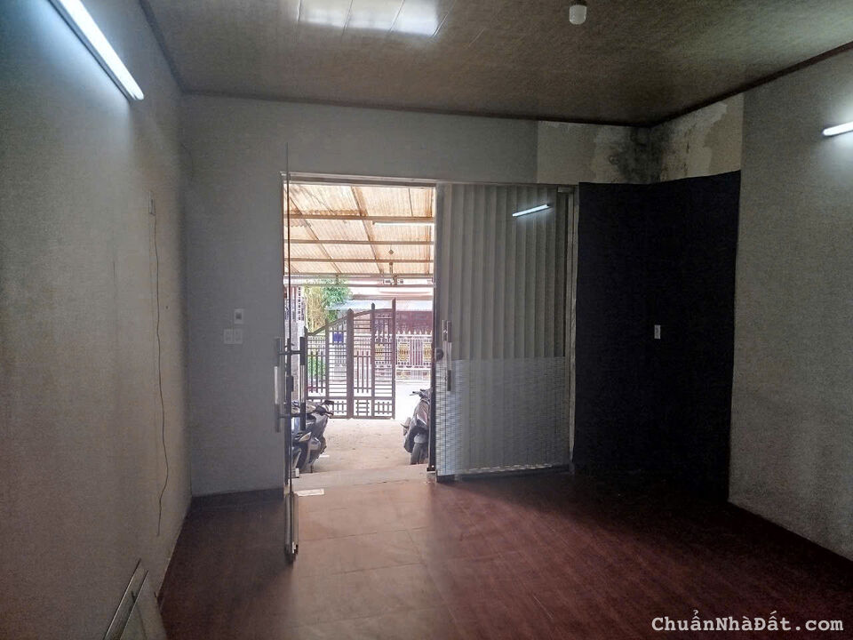 CHO THUÊ NHÀ NGUYÊN CĂN MẶT TIỀN PHƯỜNG 7, NHÀ TRỐNG SẼ SƠN MỚI, 4PN 10TR, LH 0888-113-882