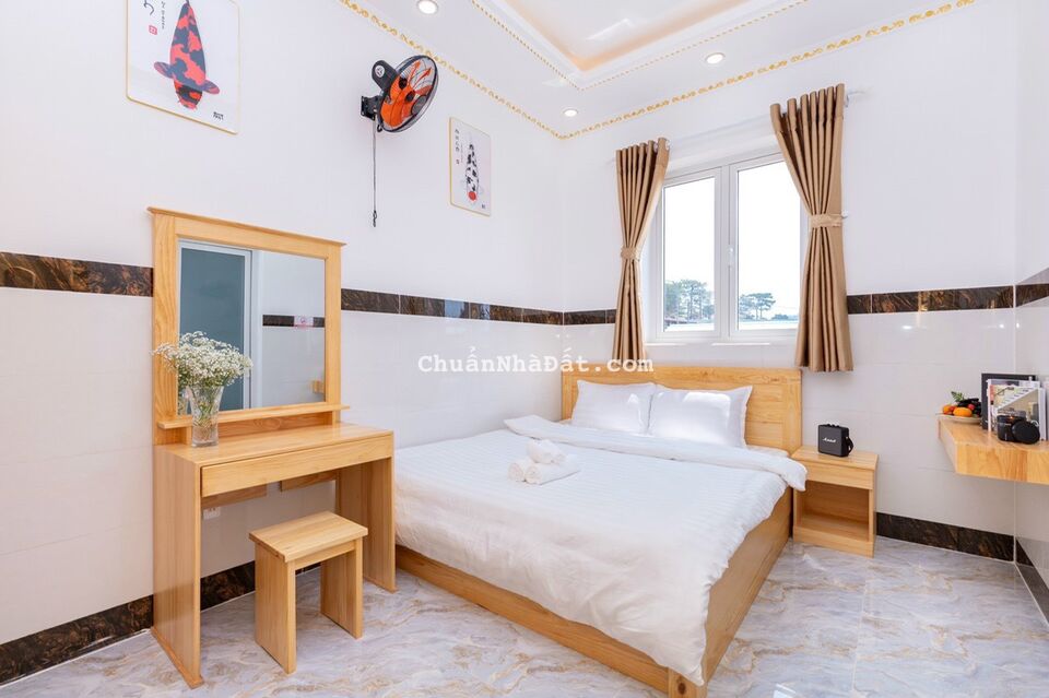 CHO THUÊ NGUYÊN CĂN VILLA ĐÀ LẠT, SÂN ĐẬU Ô TÔ RỘNG RÃI ĐƯỜNG VÒNG LÂM VIÊN, 11PN FULL NỘI THẤT 35T