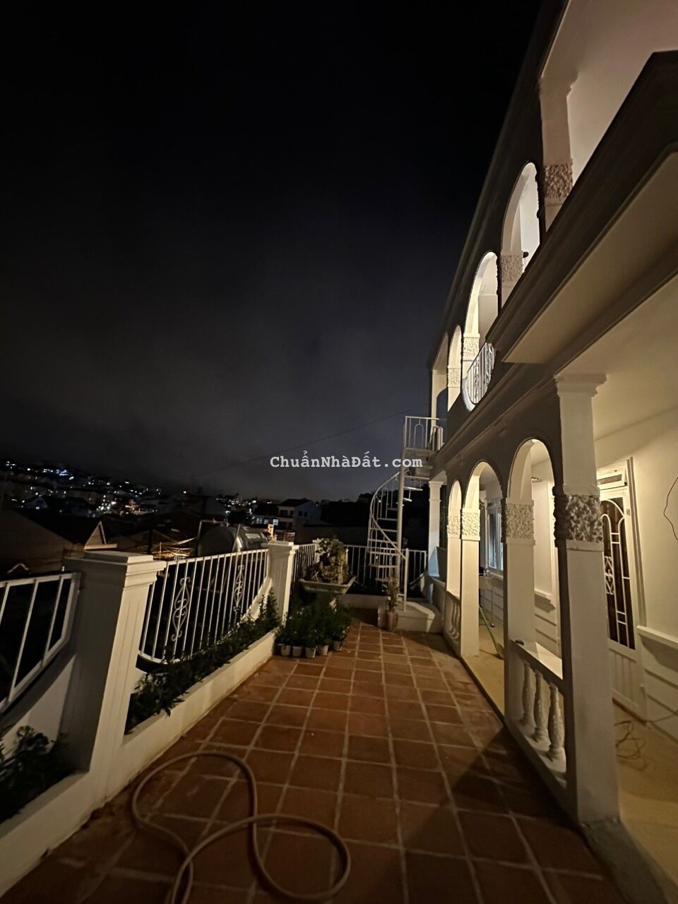 CHO THUÊ NHÀ NGUYÊN CĂN 250M2 VIEW NHÀ LỒNG ĐÀ LẠT, HẺM KIM ĐỒNG, 7PN 8WC FULL NỘI THẤT 20TR