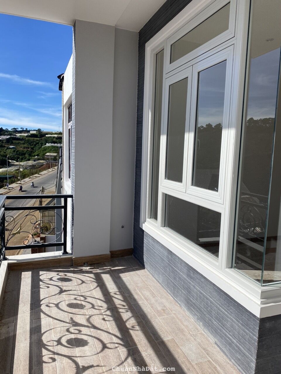 CHO THUÊ NHÀ NGUYÊN CĂN MỚI XÂY, MẶT TIỀN ĐƯỜNG ĐAN KIA, 5PN 5WC, 13TR, LH 0888-113-882