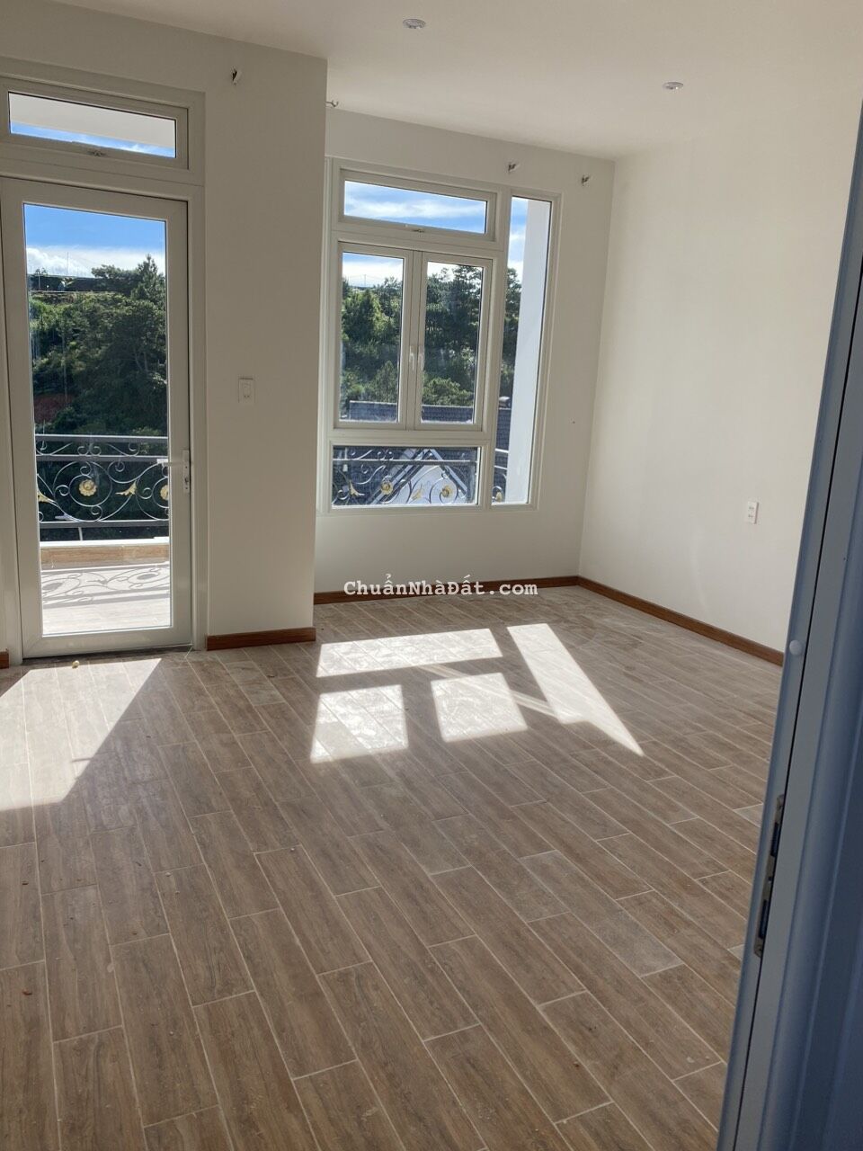 CHO THUÊ NHÀ NGUYÊN CĂN MỚI XÂY, MẶT TIỀN ĐƯỜNG ĐAN KIA, 5PN 5WC, 13TR, LH 0888-113-882