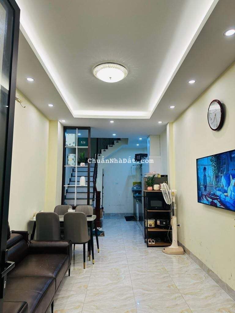 B.á.n nhà Nguyễn Văn Linh,  Long Biên, 5 tầng, 5,2 tỷ