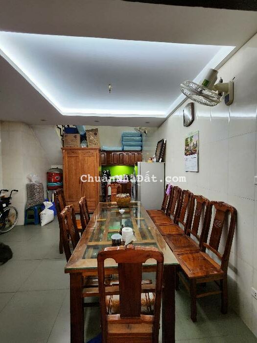 BÁN NHÀ TRƯỜNG CHINH - 56M-5 TẦNG -VÀI BƯỚC RA PHỐ-NHÀ 2 THOÁNG-5.7 tỉ BÁN NHÀ TRƯỜNG CHINH - 56M-5 TẦNG -VÀI BƯỚC RA PHỐ-NHÀ 2 THOÁNG-5.7 tỉ