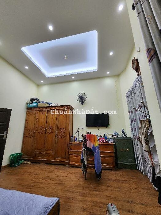 BÁN NHÀ TRƯỜNG CHINH - 56M-5 TẦNG -VÀI BƯỚC RA PHỐ-NHÀ 2 THOÁNG-5.7 tỉ BÁN NHÀ TRƯỜNG CHINH - 56M-5 TẦNG -VÀI BƯỚC RA PHỐ-NHÀ 2 THOÁNG-5.7 tỉ