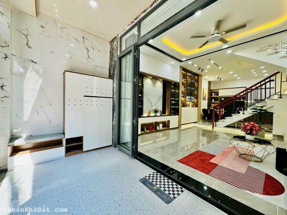 Cô Tư bán gấp căn nhà 55m2 giá 2tỷ550 đường Hoàng Sa P5 Tân Bình. Có sổ hồng riêng Cô Tư bán gấp căn nhà 55m2 giá 2tỷ550 đường Hoàng Sa P5 Tân Bình. Có sổ hồng riêng