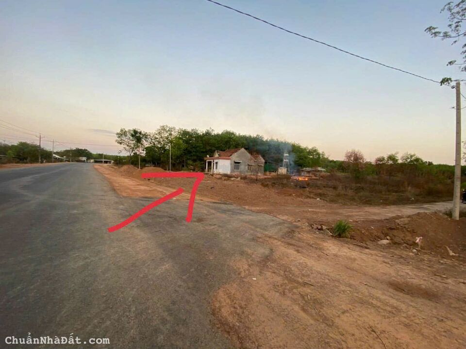 Bán đất hơn 1000m² có nhà ở trên