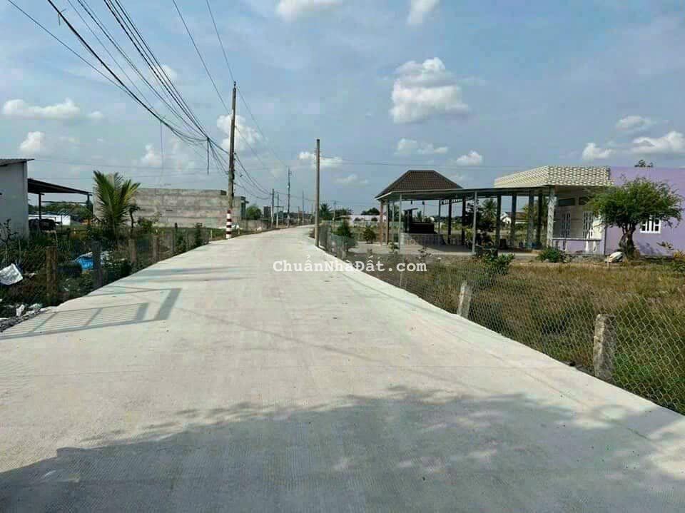 Mặt tiền nhựa Ấp 2 Ấp 5 ,  đất nằm ngay ấp 5 Xã Hiệp Thạnh , Châu Thành Long 