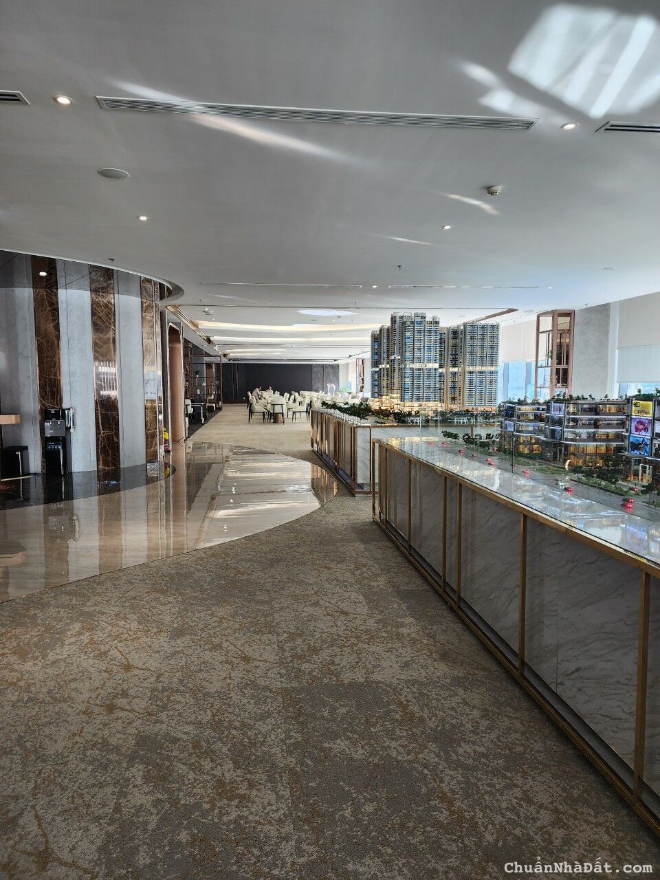 Cho thuê mặt bằng tại tòa nhà Leman Luxury