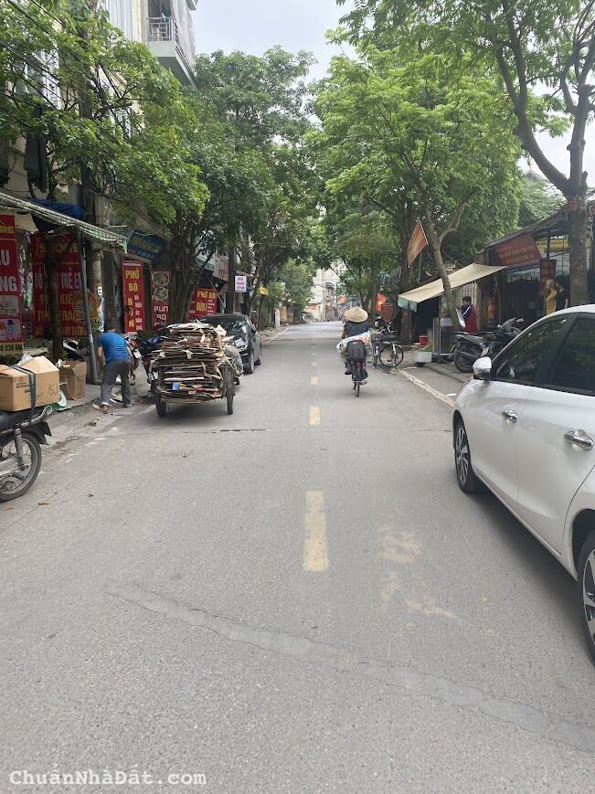 PH N LÔ - Ô TÔ TRÁNH - VÀI BƯỚC RA PHỐ. PH N LÔ - Ô TÔ TRÁNH - VÀI BƯỚC RA PHỐ.