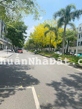 NHÀ CHỦ ĐẦU TƯ XÂY MỚI TINH - KHU PHÂN LÔ ĐẤU GIÁ - SÁT VƯỜN HOA CÔNG VIÊN - OTO ĐỖ CỬA VÀO NHÀ - L