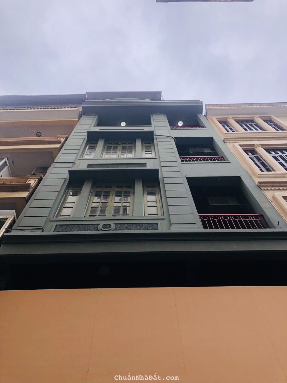 BÁN NHÀ PHỐ HÀO NAM 8 TẦNG 65M2 THANG MÁY - GARA 2 Ô TÔ - TT. ĐỐNG ĐA 