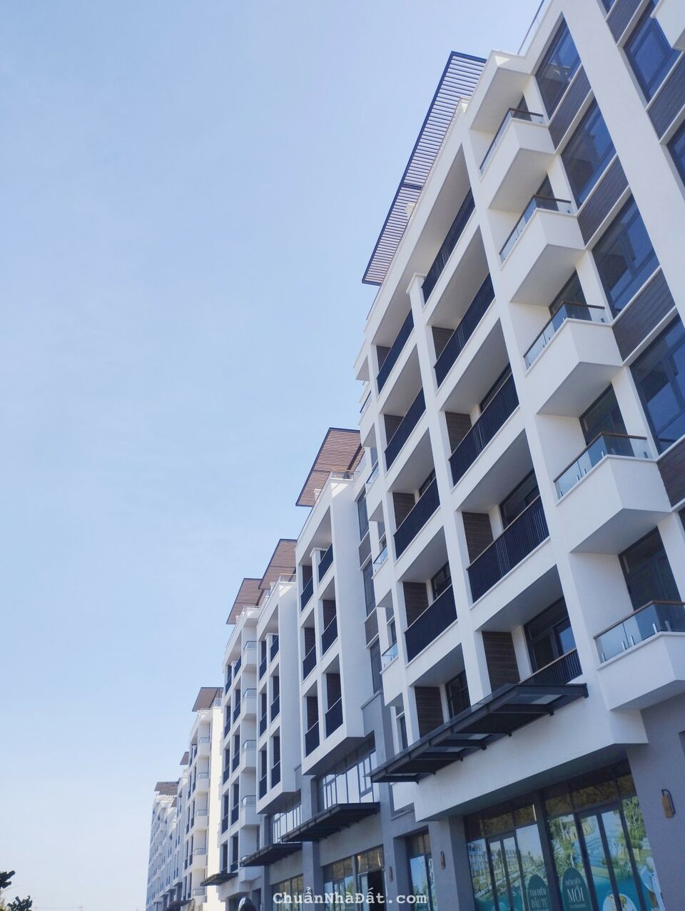 **Bán căn nhà 3 mê nằm trong khu kinh doanh sầm uất giá chỉ từ 2,6tỷ 0898119743**