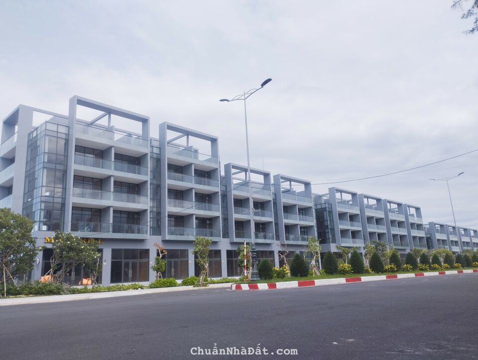 ##SHOPHOUSE PHỐ-3 TẦNG-DT108-CÓ SỔ-NHHT 70%-GIÁ 2,6TỶ.