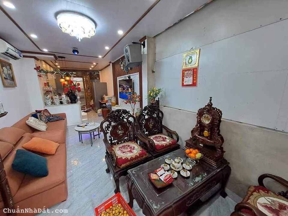 Bán Nhà Mặt Phố Đại La, Quận Hai Bà Trưng, 49m2, Giá 18,5 Tỷ - Kinh Doanh Siêu Đỉnh