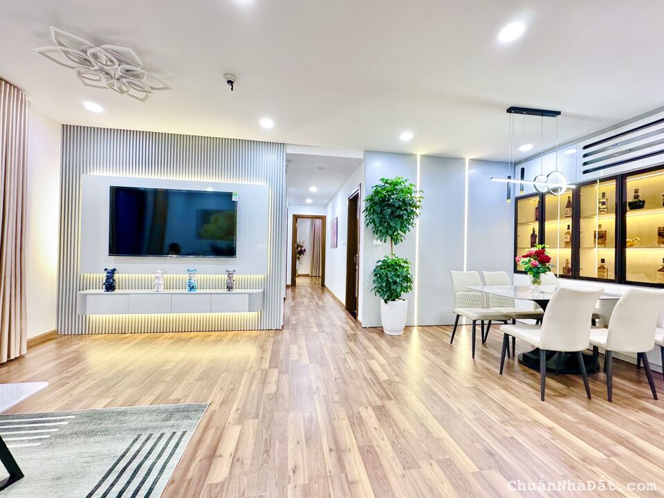 BÁn CH Tràng An Phùng Chí Kiên DT 98m 3PN View Hồ Tây Nội thất đầy đủ, giá hơn 7 tỷ 