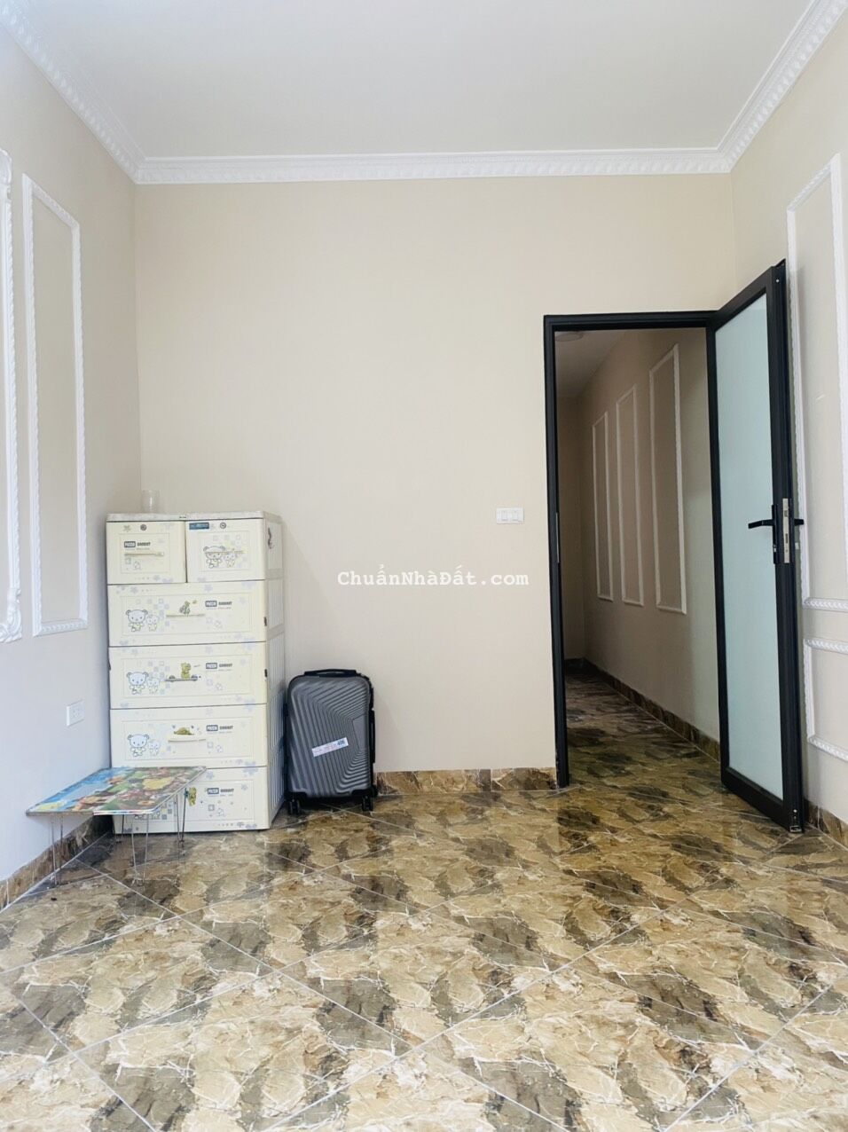 Bán nhà Đường Giải Phóng mặt ngõ 4 chỗ vào nhà - kinh doanh sầm uất, MT 3.8m, 5.6 Tỷ