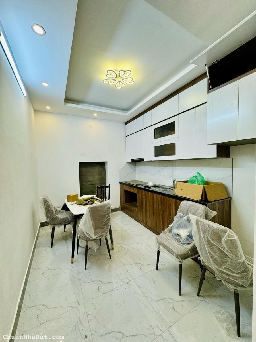 Siêu Phẩm Đại La,Q.Hai Bà Trưng DT 43m*5T Nhà Mới Đẹp, Thang Máy, Gần Ô Tô, 6.7 Tỷ