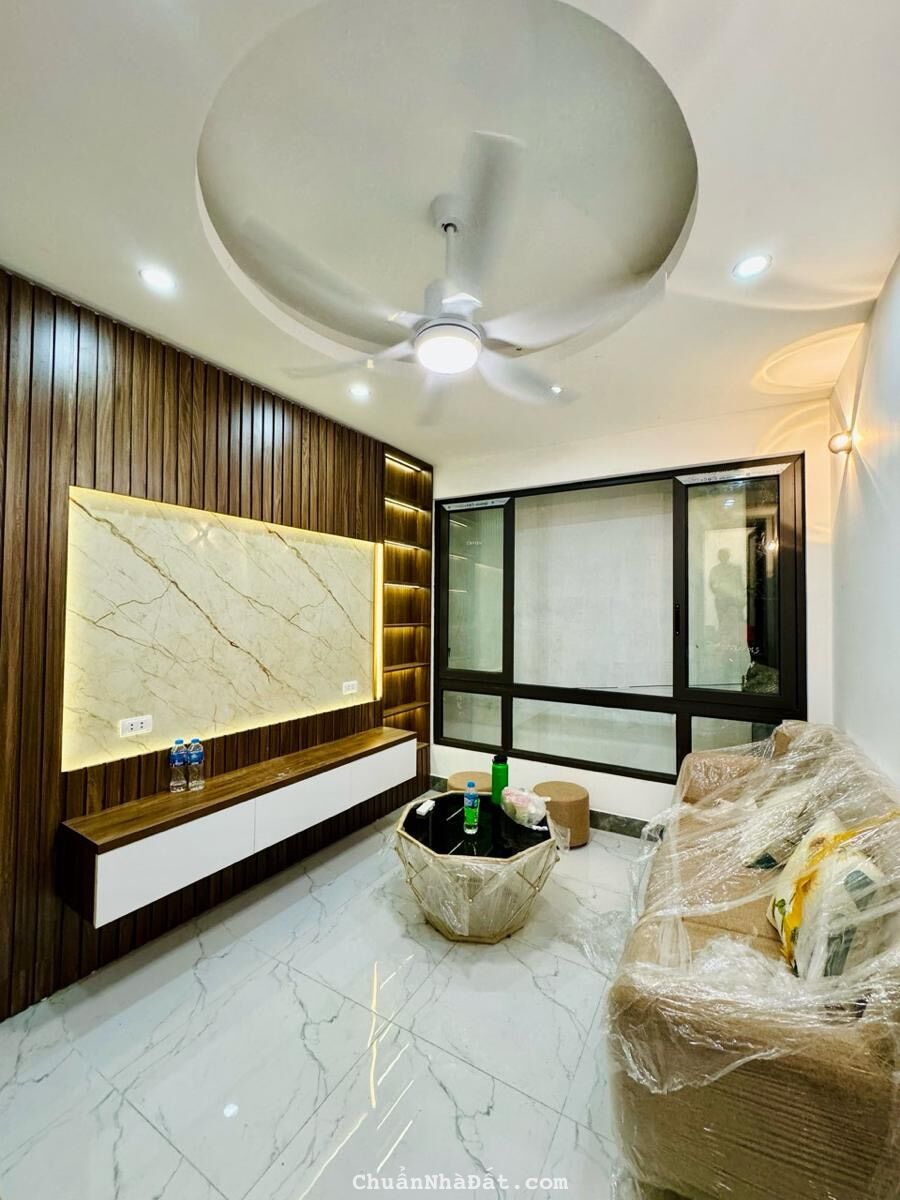 Siêu Phẩm Đại La,Q.Hai Bà Trưng DT 43m*5T Nhà Mới Đẹp, Thang Máy, Gần Ô Tô, 6.7 Tỷ