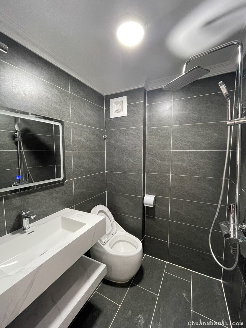 Nhà đẹp mới Khương Trung,ô tô đỗ cửa, tặng nội thất tiền tỷ, 36m2, 6 tỷ 