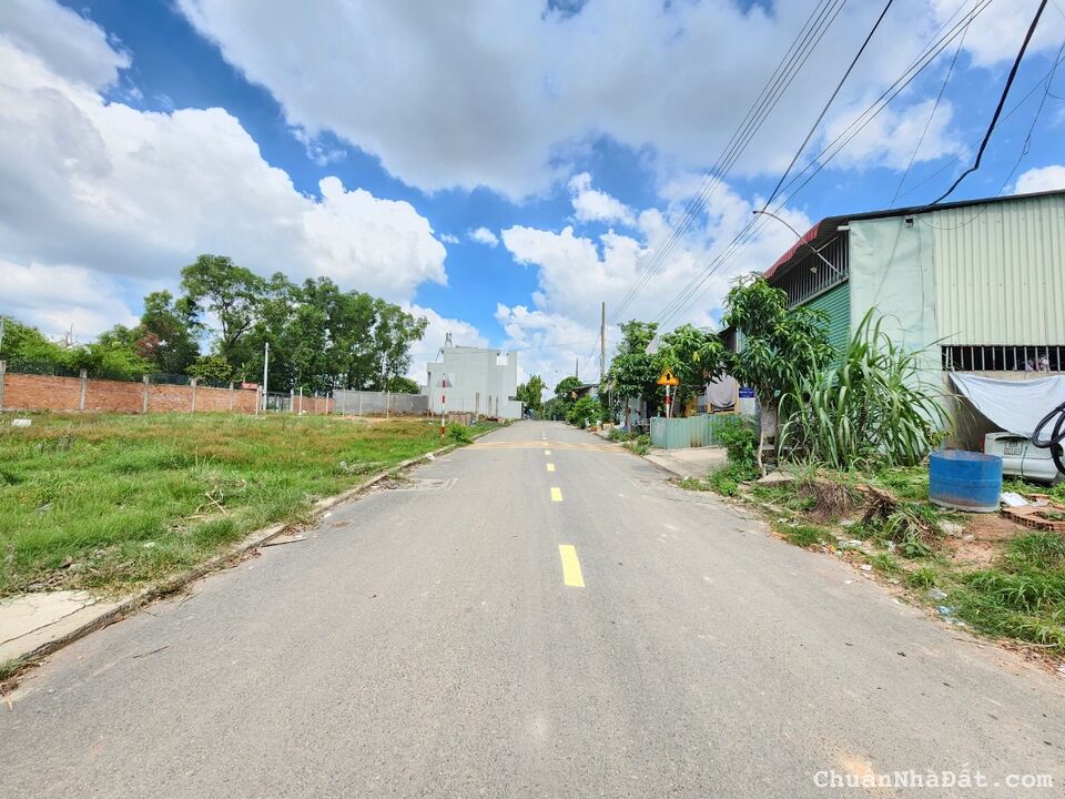 Bán đất mặt tiền đường Tân Hiệp Dĩ An 80m2 đường oto sổ riêng, cần ra gấp 1.65 tỷ quá rẻ