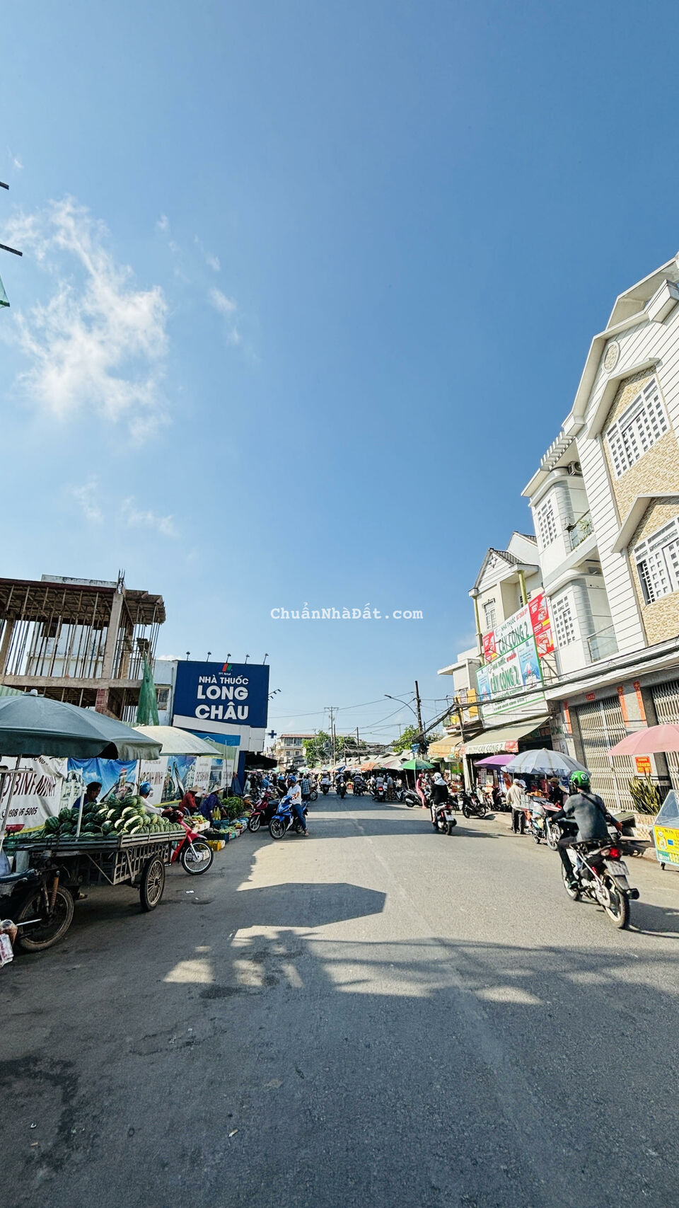 Bán nhà phố mặt tiền đường Ngô Quyền, trục chính chợ Bình Minh