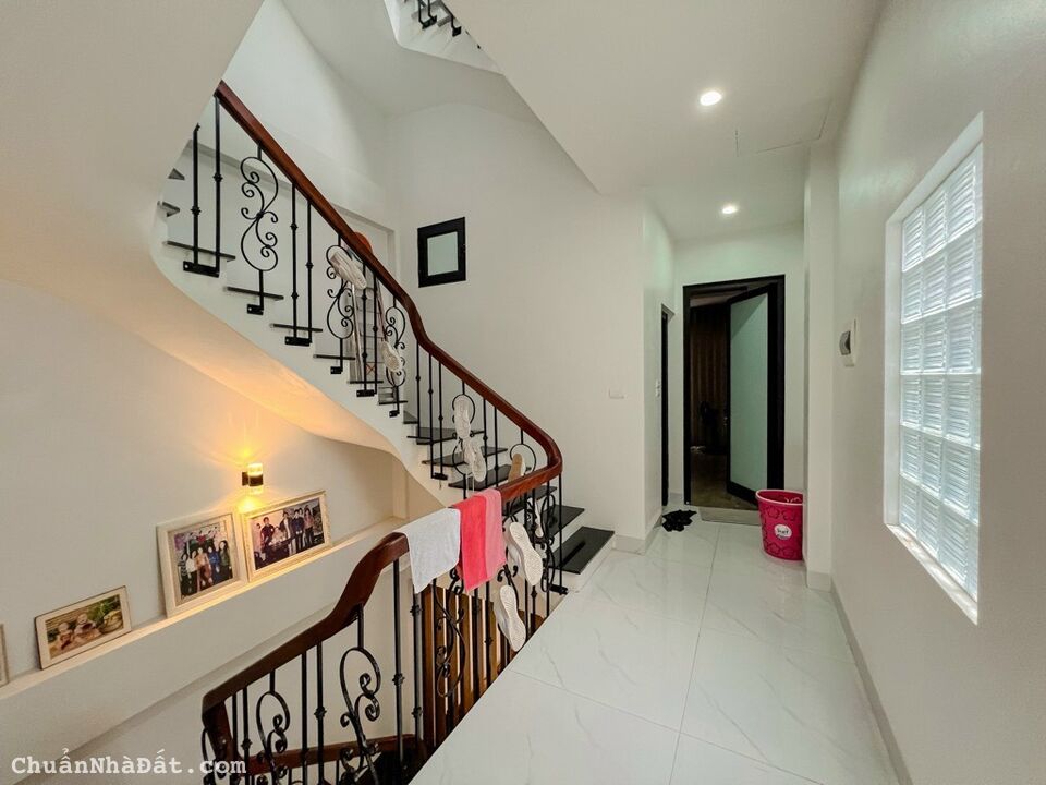 (10.7 tỷ) nhà 5 tầng - Nguyễn Chí Thanh - Đống Đa - Hà Nội - Hàng xóm Vincom