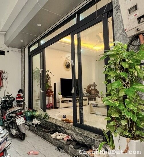 (10.7 tỷ) nhà 5 tầng - Nguyễn Chí Thanh - Đống Đa - Hà Nội - Hàng xóm Vincom