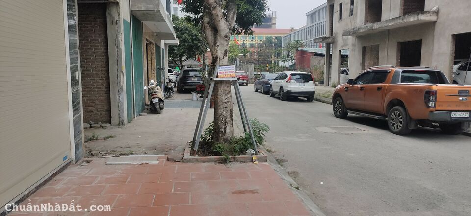 Bán liền kề 175 Định Công, diện tích 64,7 m2, giá 12.3 tỷ, LH: 0966 783 396